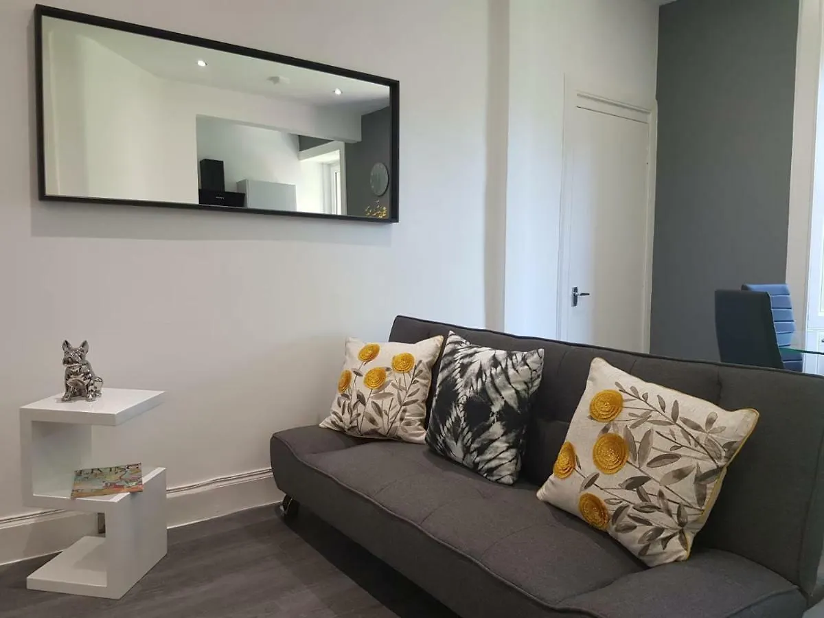 East Mayfield Residence Edinburgh 0*,